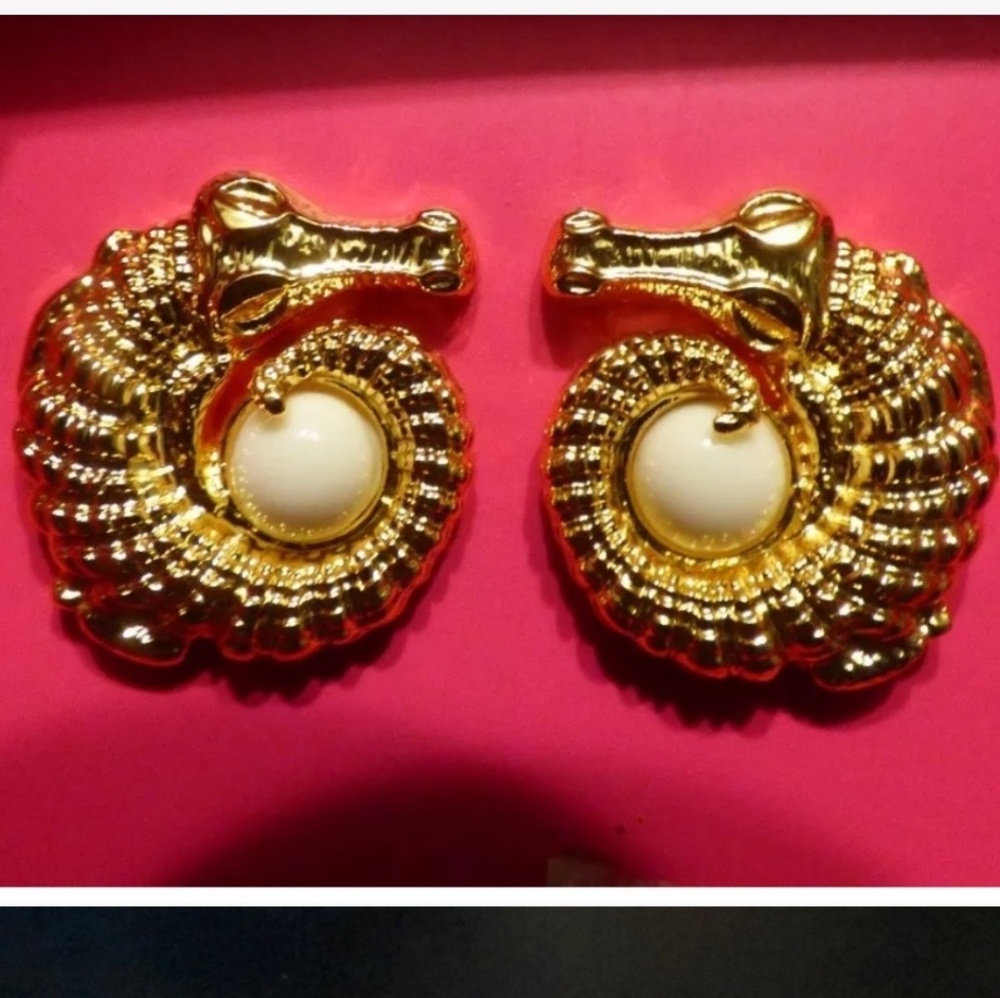 Lilly Pulitzer alligator earrings